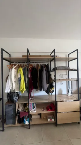 Guarda roupa retro 