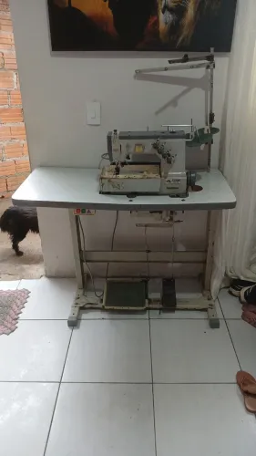 Maquina galoneira e mesa