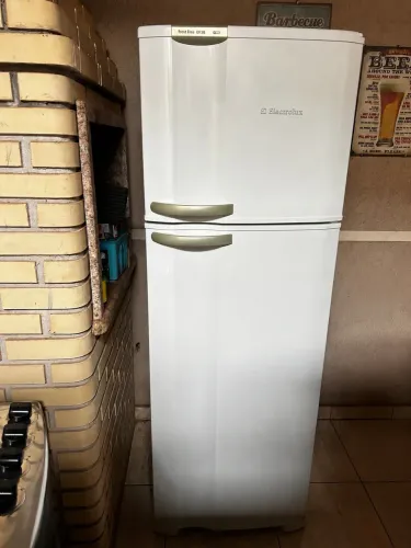 Geladeira Electrolux Frost Free DF38 Branca - Bom estado