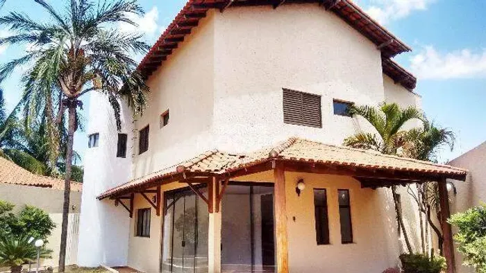 Casa residencial disponível para locação bairro Jardim Karaiba.
