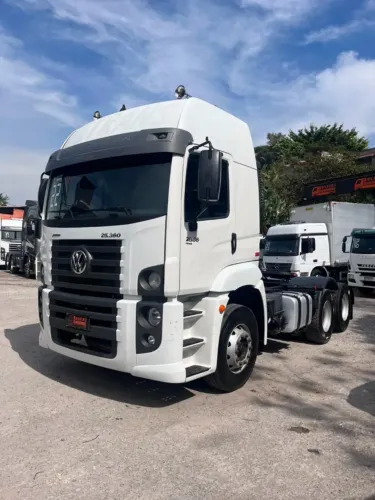 Vw 25360 2022 6x2 Teto alto