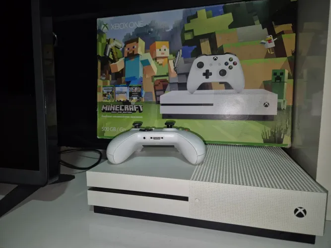 Console Xbox One S 500 GB (Acompanha Controle e Caixa)