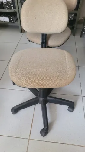 cadeira secretária com rodas