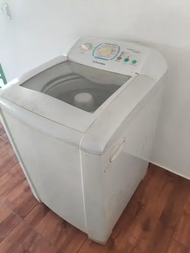 Máquina de lavar roupa. Com garantia faço entrega