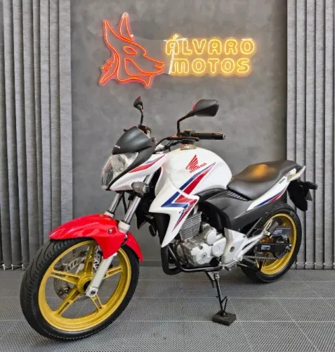 Honda Cb 300 R 2013 excelente estado revisada garantia Alvaro Motos