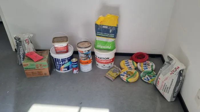 SOBRAS DE OBRA À VENDA - TINTAS, MASSA, IMPERMEABILIZANTE, ARGAMASSA, FIOS.. etc