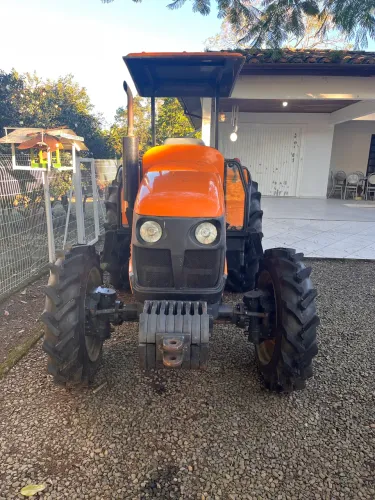 Trator Budny 5040