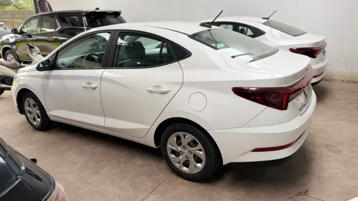 Hyundai HB20S Comfort Plus 1.0 Flex 12V Mec. 2024