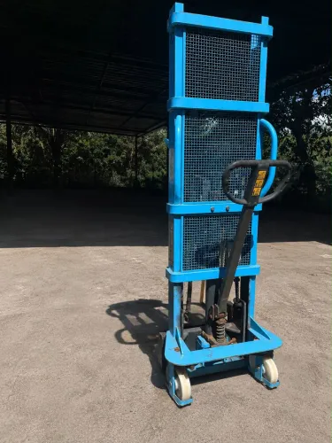 Empilhadeira manual hidráulica patolada, LM1516 e elevação de 1,6m