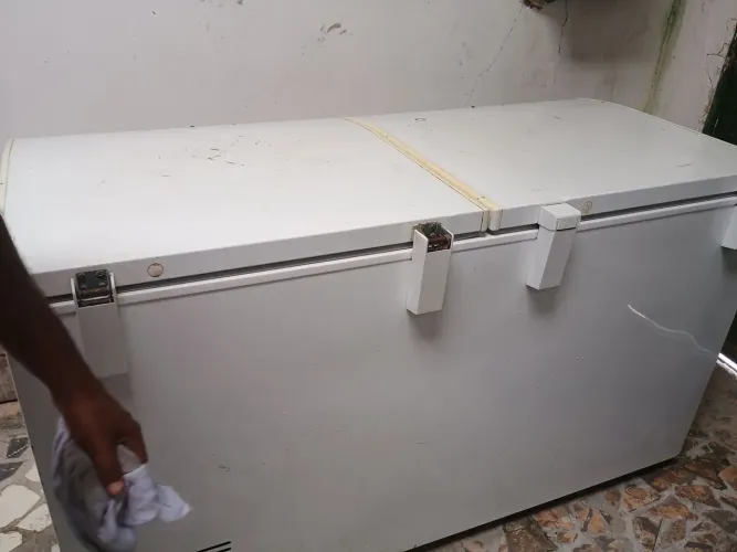 Freezer e balcão