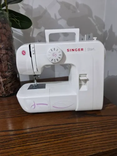 Máquina de costura singer start 127v 
