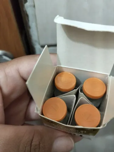 700