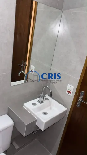Quarto amplo, cozinha e lavanderia na Vila Santa Catarina!