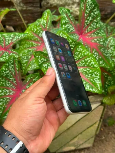 Vendo iPhone 11 64G