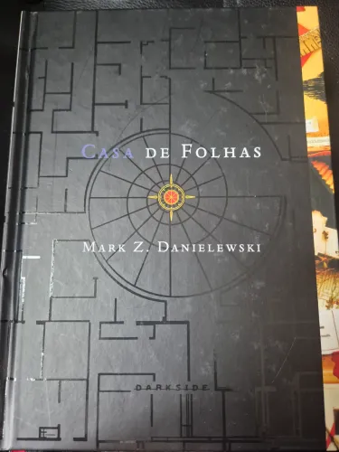 Livro Casa de Folhas Português, bem conservado