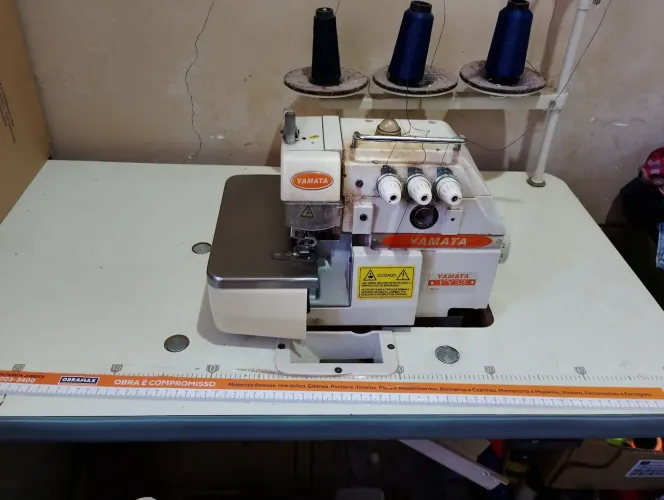 Máquina overloque motor direct drive nova