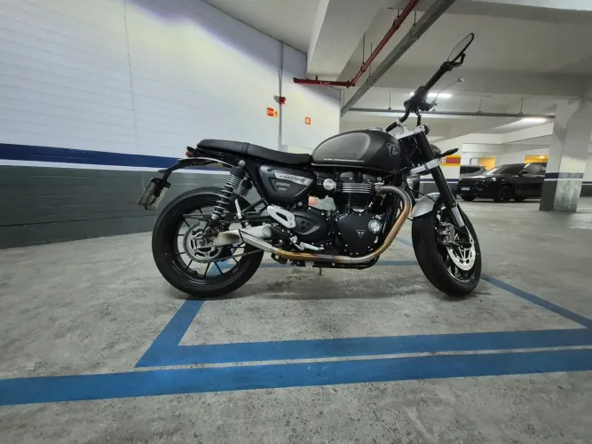 Triunph speed twim 1200