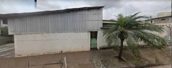 TERRENO BEM LOCALIZADO!!! PLANO E NO NÍVEL DA RUA