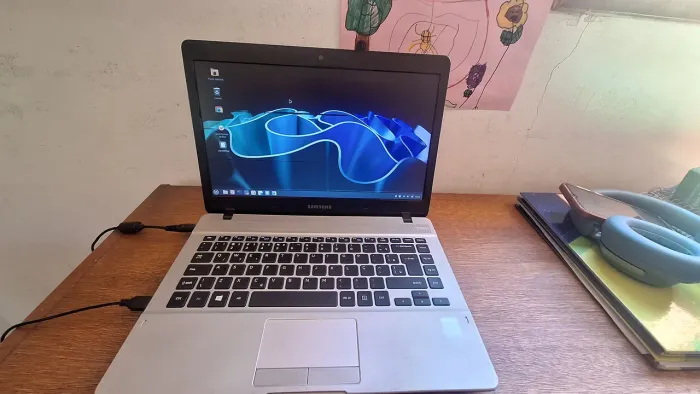 Notebook Samsung NP370E4K Funcionando + Carregador Original - Para conserto