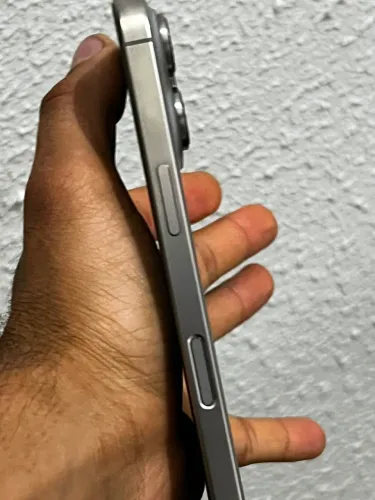 iPhone 16 pro 128gb