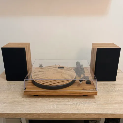 Kit Toca-Disco Três Selos Rocinante (Vitrola + Caixas Acústicas)