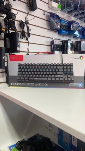 Teclado Gamer Mecânico 1032 Profissiona switch azul led rgb