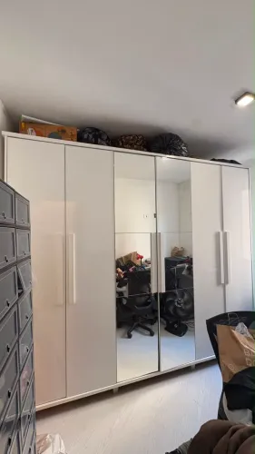 Guarda roupa ótimo estado branco novo