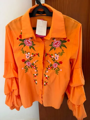Camisa feminina de manga longa