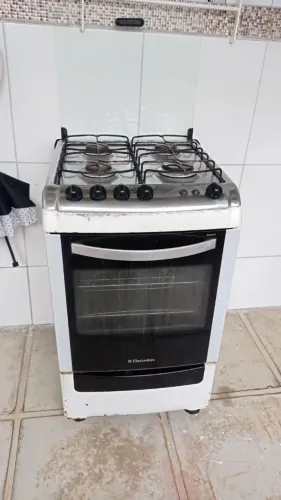 Fogão elétrolux 4 bocas novo completo vem.