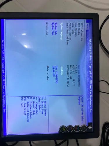 Monitor Tronos 17 polegadas