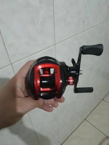 Vendo carretilha de pesca