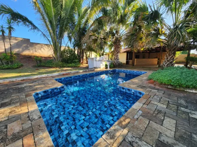 Bairro Real Villagge em Piratininga - casa térrea com 3 quartos sendo 1 suite com piscina