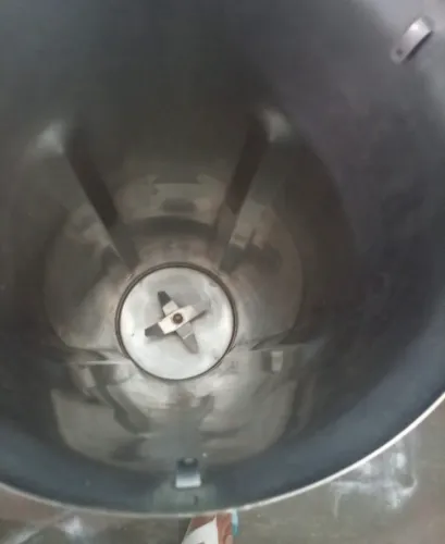 Liquidificador industrial basculante 25 litros usado conservado marca poli , spolu,visa