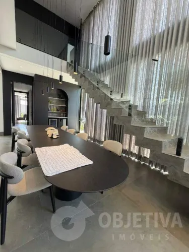 Casa em Condomínio para aluguel, 3 quartos, 3 suítes, 4 vagas, Tamboré Uberlândia - UBERLA