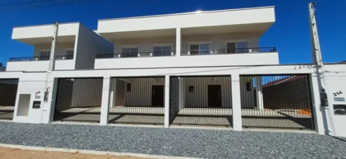 Sobrado de Alto Padrão de Conforto com 3 Quartos e 2 Vagas Locação
