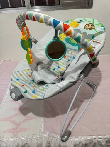 Cadeirinha Vibratória Bouncer Bright Stars