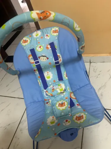 Cadeirinha de descanso para bebê