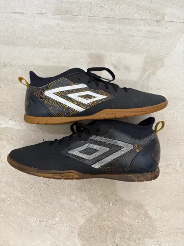 Chuteira Umbro Tocco 2 pro