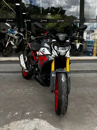 BMW G 310 R
