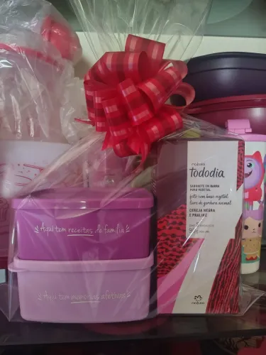 Kit Tupperware e cx sabonete natura 