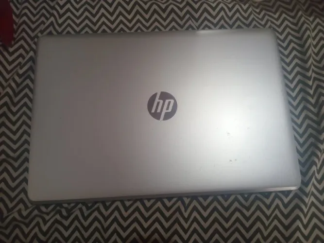 Notebook HP 15-bs0xx i3 7ª Geração 4GB RAM 1TB Armazenamento.