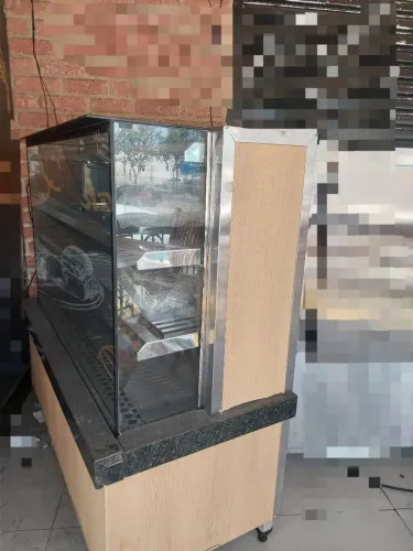 Balcão vitrine estufa