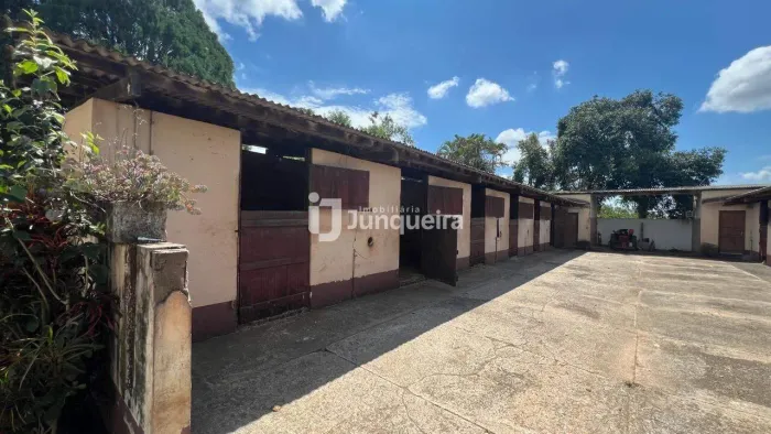Chácara à venda, 3 quartos, 1 suíte, 2 vagas, Santa Terezinha - Piracicaba/SP