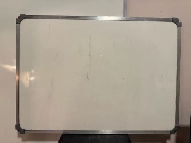 Quadro branco pequeno: 50 altura x 70 largura