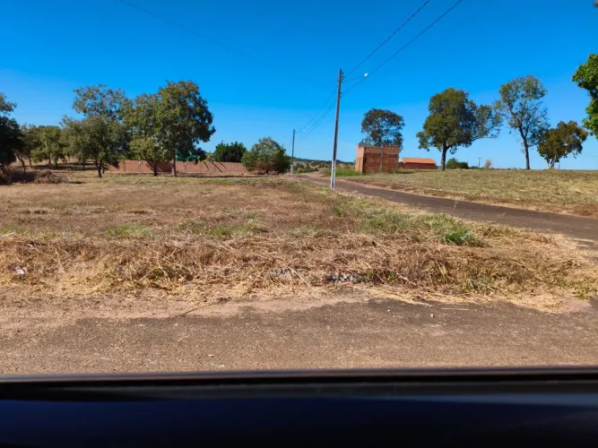 Lote (esquina) de 297m² no Residencial Laguna III - Porto Nacional