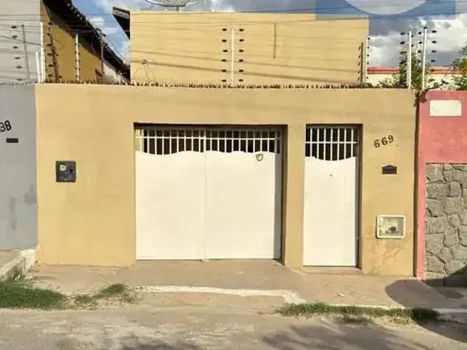 casa na PARANGABA próximo ao terminal