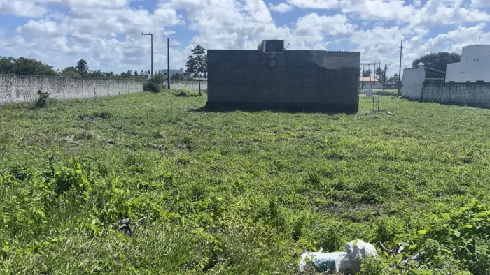 Vendo 1 lote no condomínio Caueira Beach, na praia da Caueira 