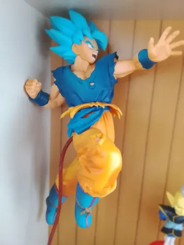 boneco Goku