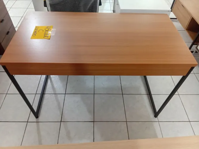 Mesa de 1.18m estrutura de ferro 