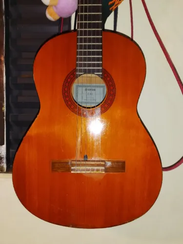 YAMAHA C40 EM BOM ESTADO